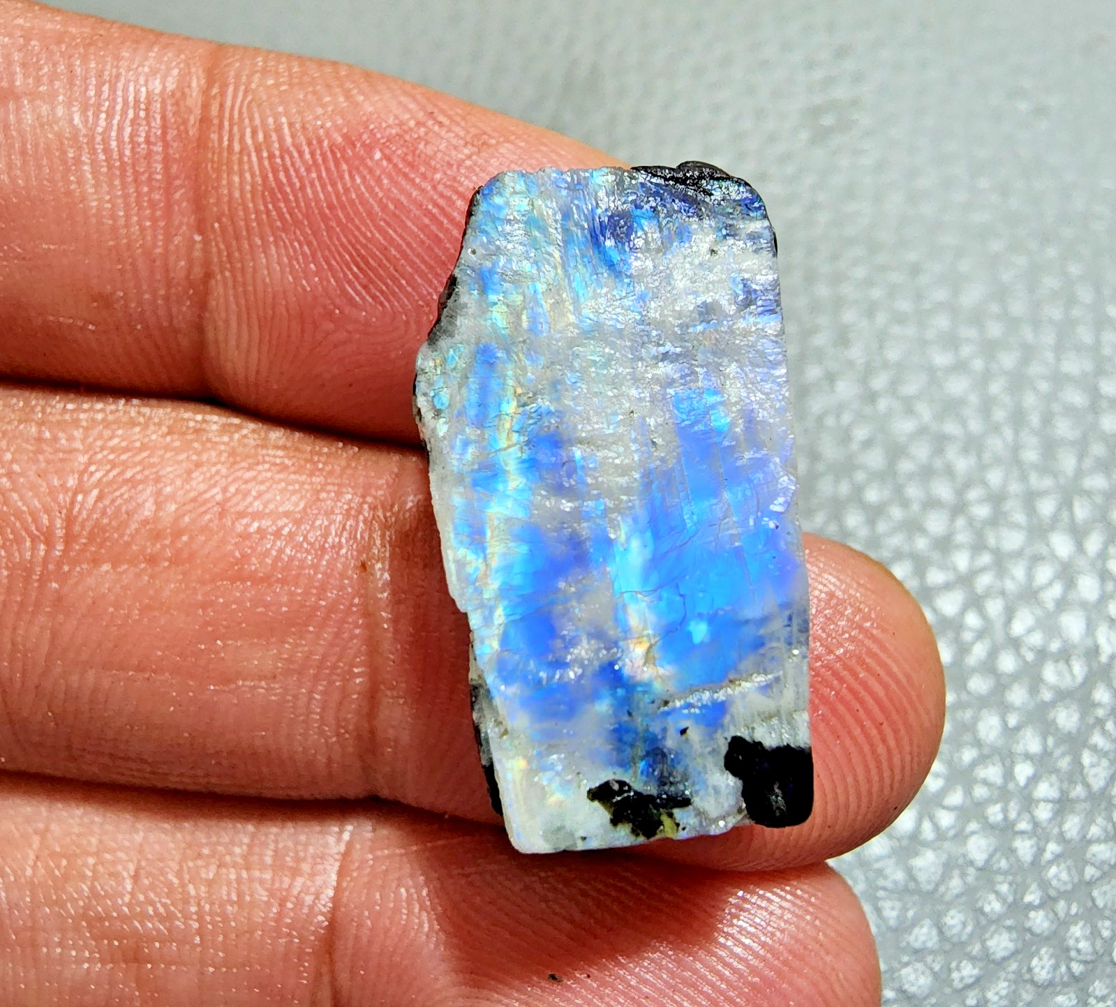 4 pcs AAA+ Quality White Rainbow Moonstone Power Blue Fire Rough Loose Gemstone