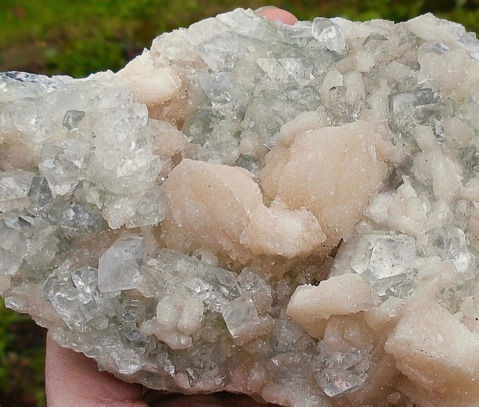 Apophyllite & Peach Stilbite Large 915gram AAA Grade Poona India 180mm x 120mm