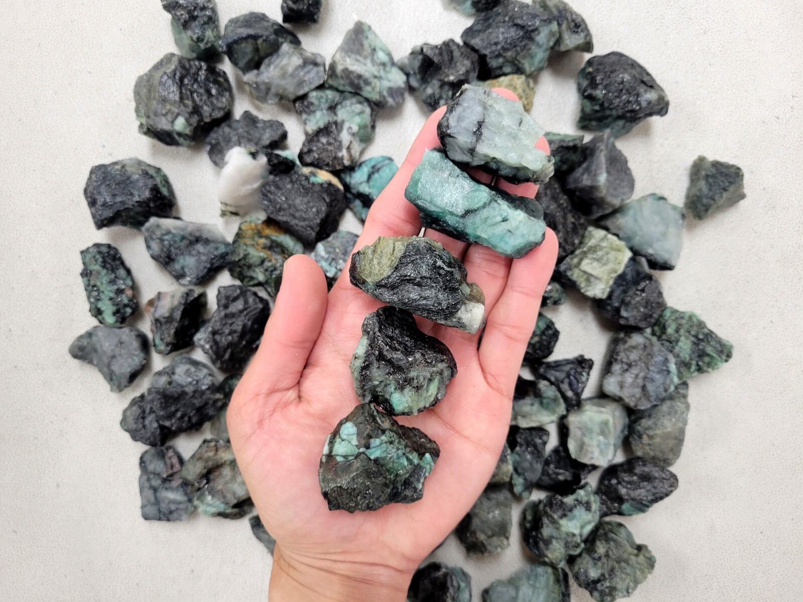 Rough Emerald Crystal Stones Bulk Wholesale Gems Crystals for Tumbling & Healing