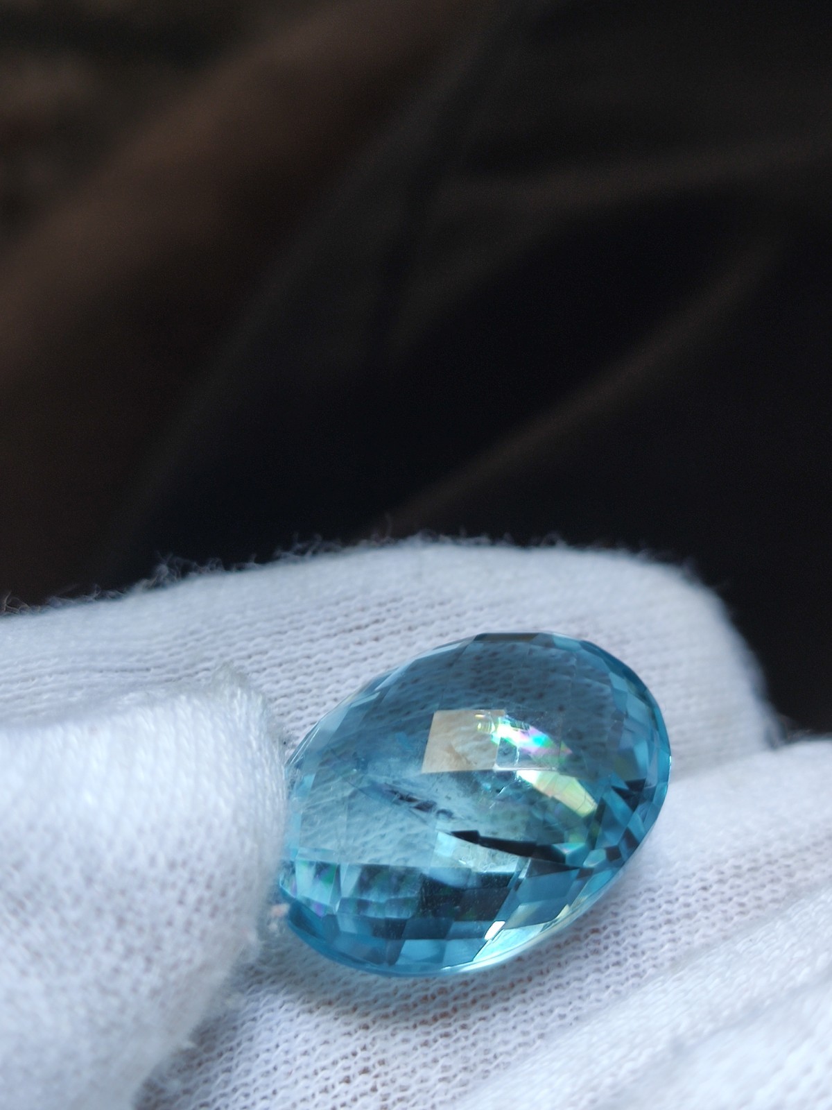 Rare 2 Pieces in 1 Blue Topaz With Rare Rainbow schiller effect : 24 Carats