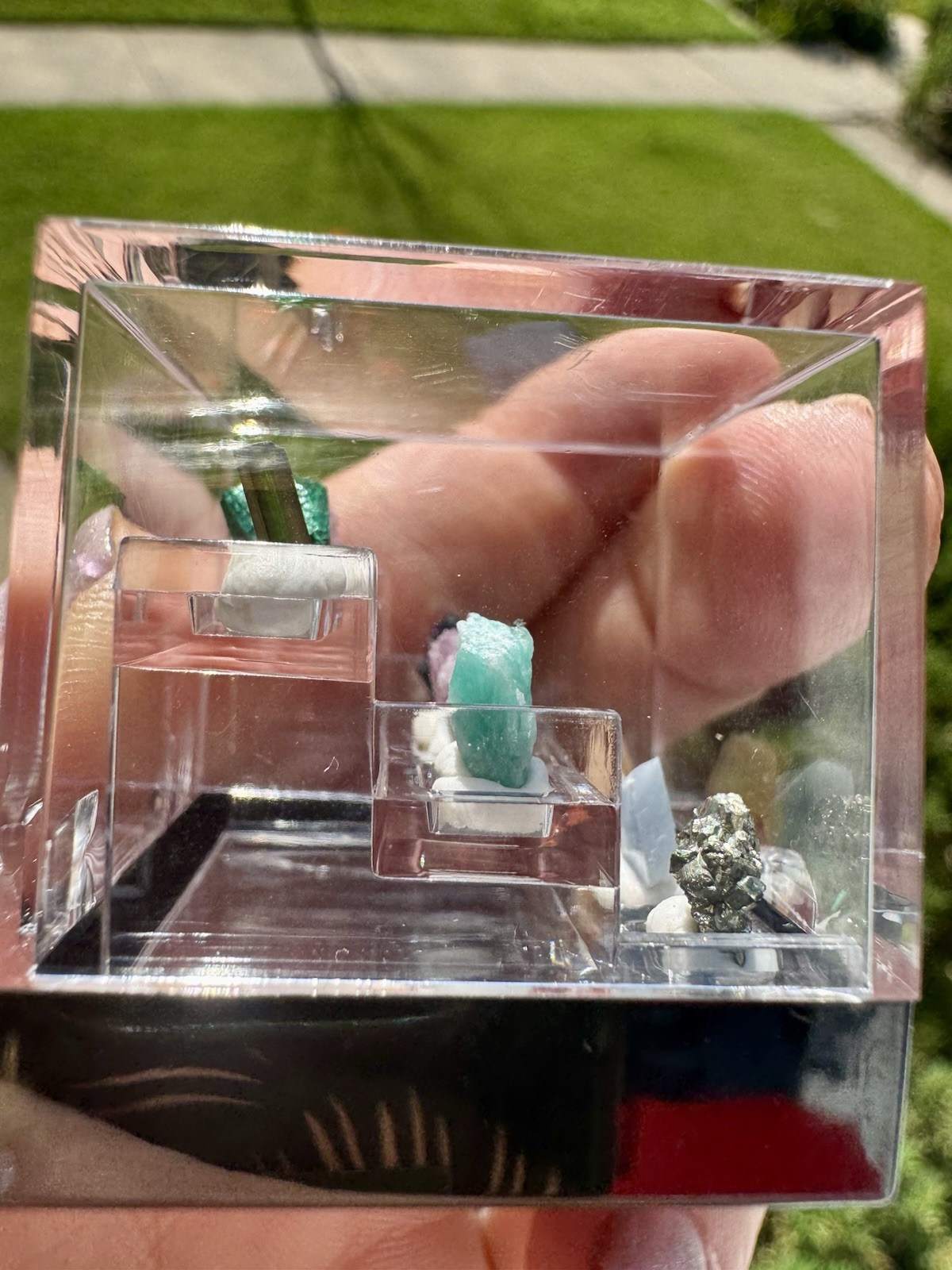 Collection If 9 Mini Specimens In Perky Box. See Stones In Description