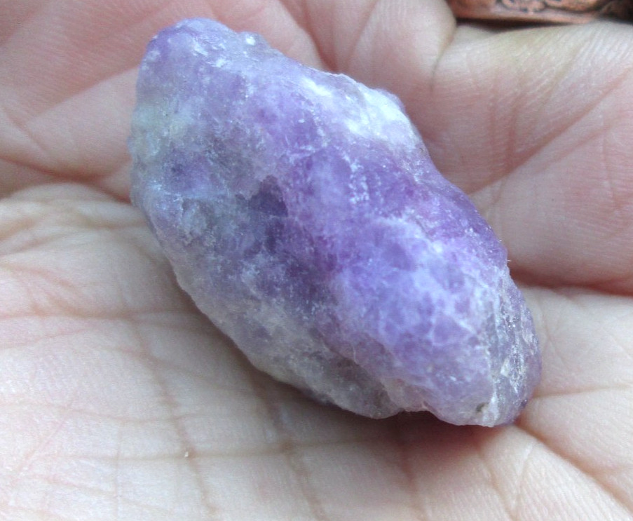 Hackmanite ‘A’ Grade – 3.5 x 2 x 1.8 cms 14.13 g