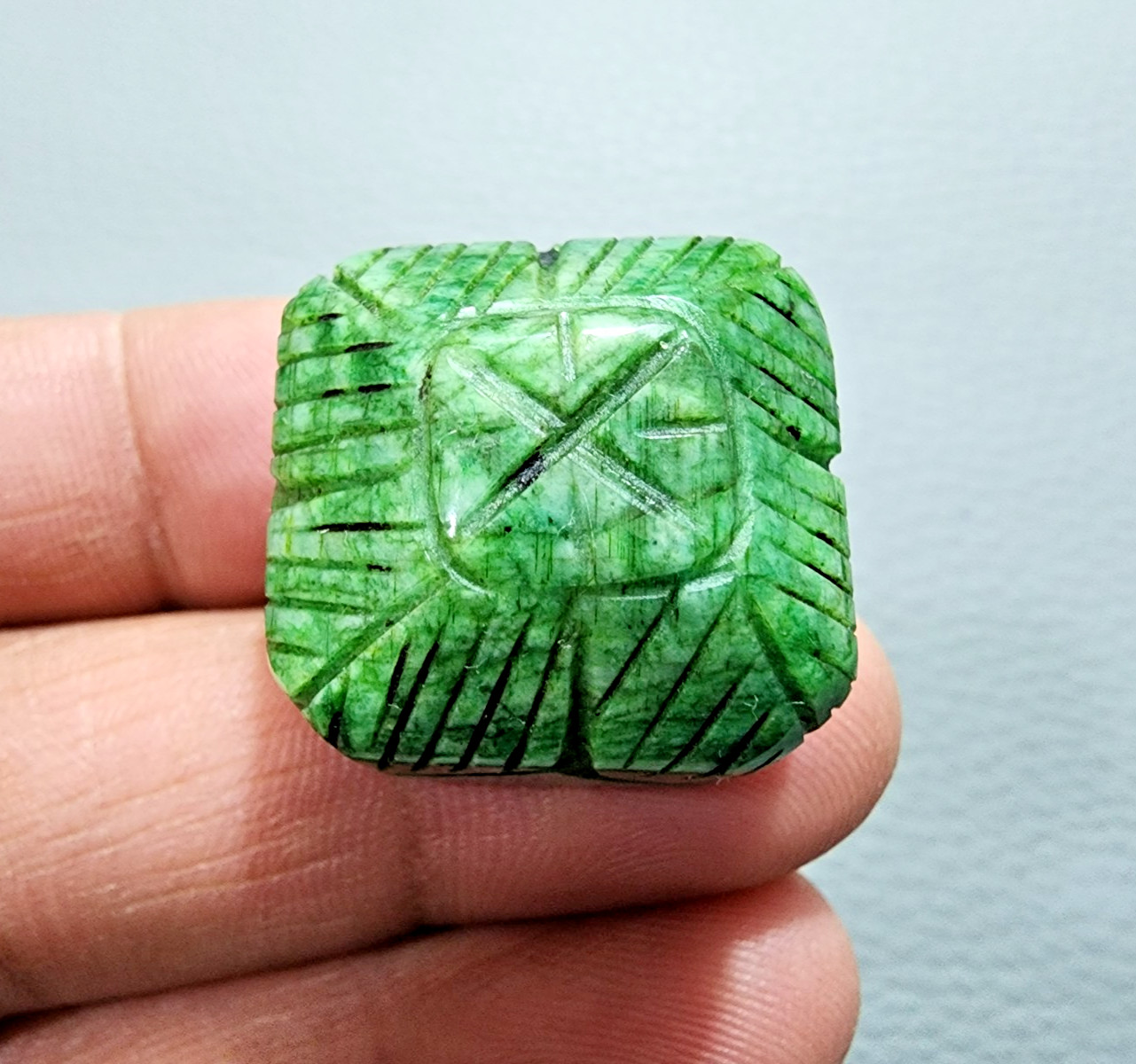 93.60 Crt Exquisite Green Brazilian Emerald Carving Loose Gemstone For Jewelry