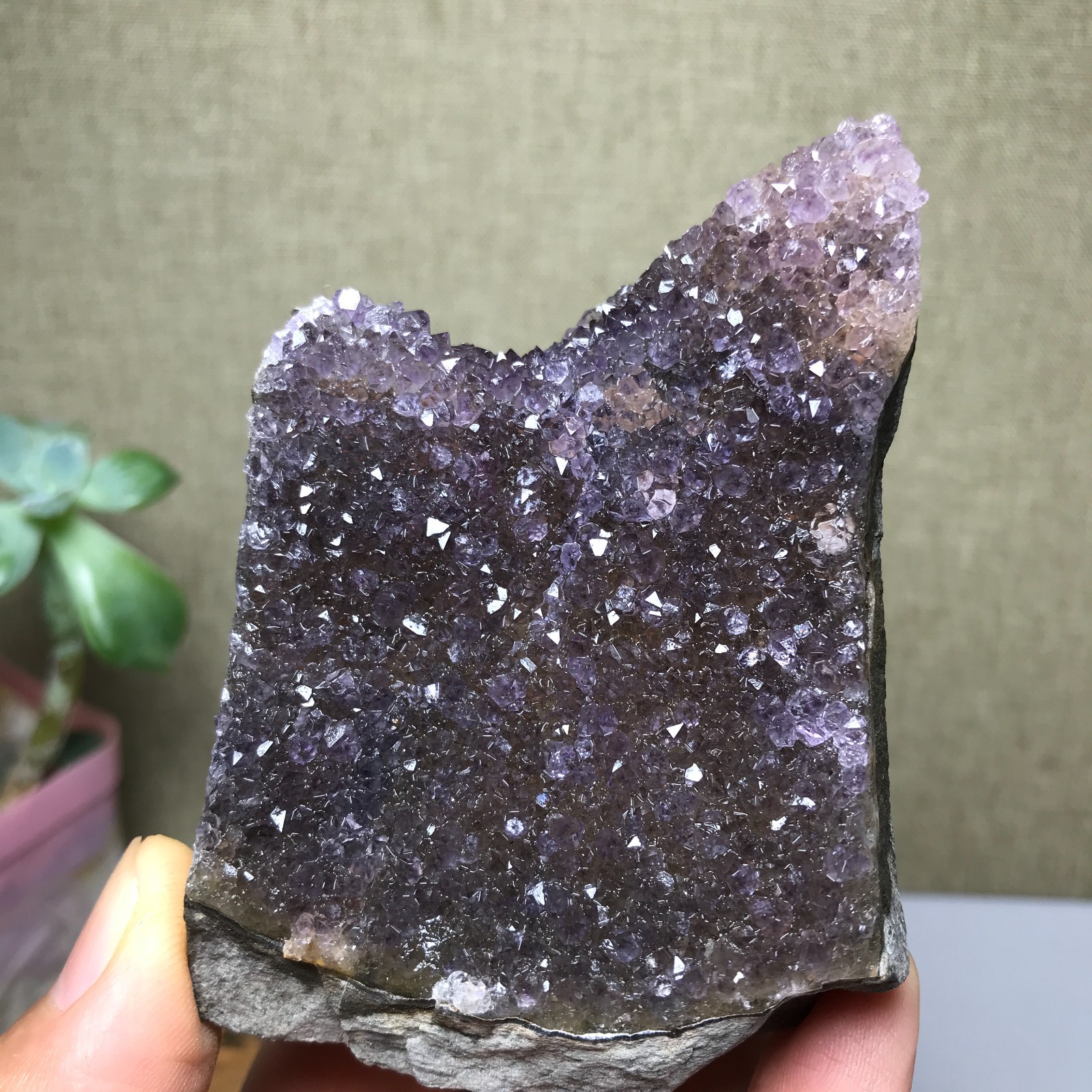 68mm NATURAL amethyst point purple Crystal Cluster Mineral Specimen 184g A1769