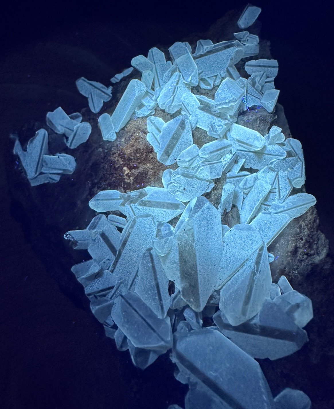 New Find__Large CLEAR Fluorescent BARITE Crystal Cluster___Linwood Mine , Iowa