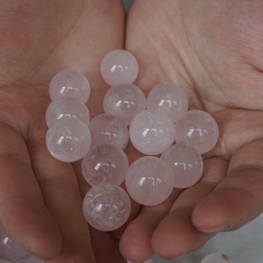 2.2LB 128Pcs Natural Small Pink Rose Quartz Crystal Sphere Ball Healing 14-18mm