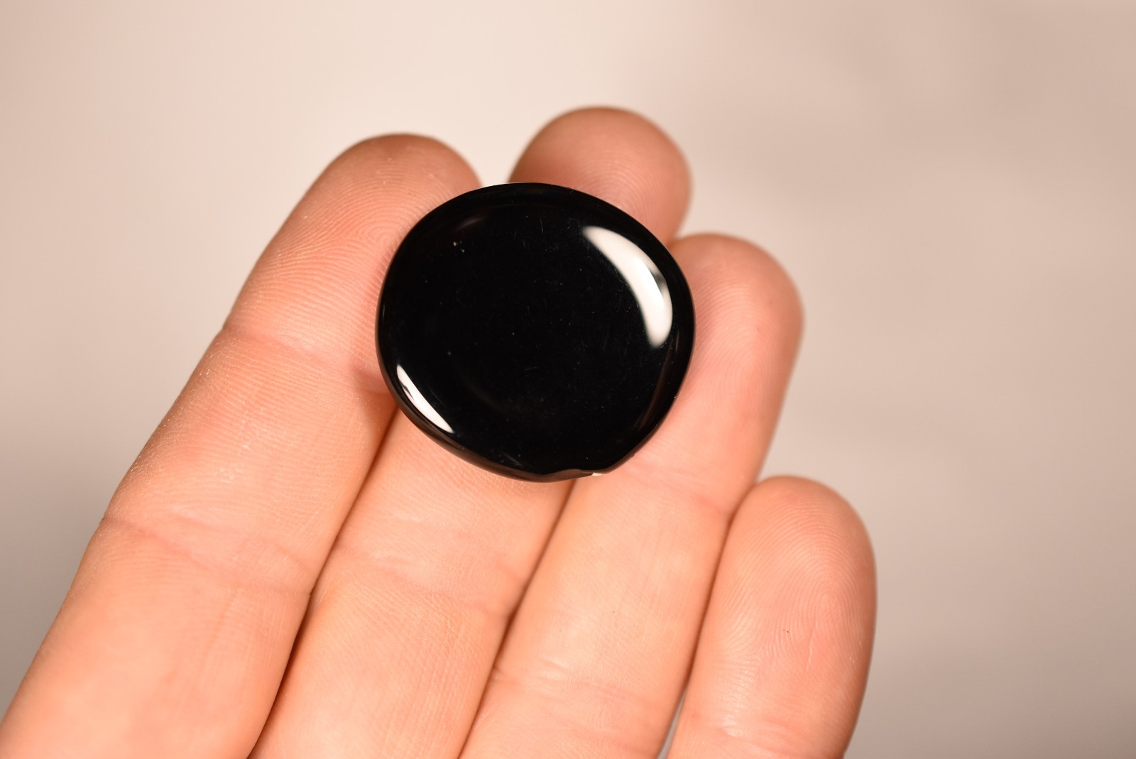 *OBSIDIAN* Flat Stone 3cm 8.9g Palm Worry Natural Stone Protection