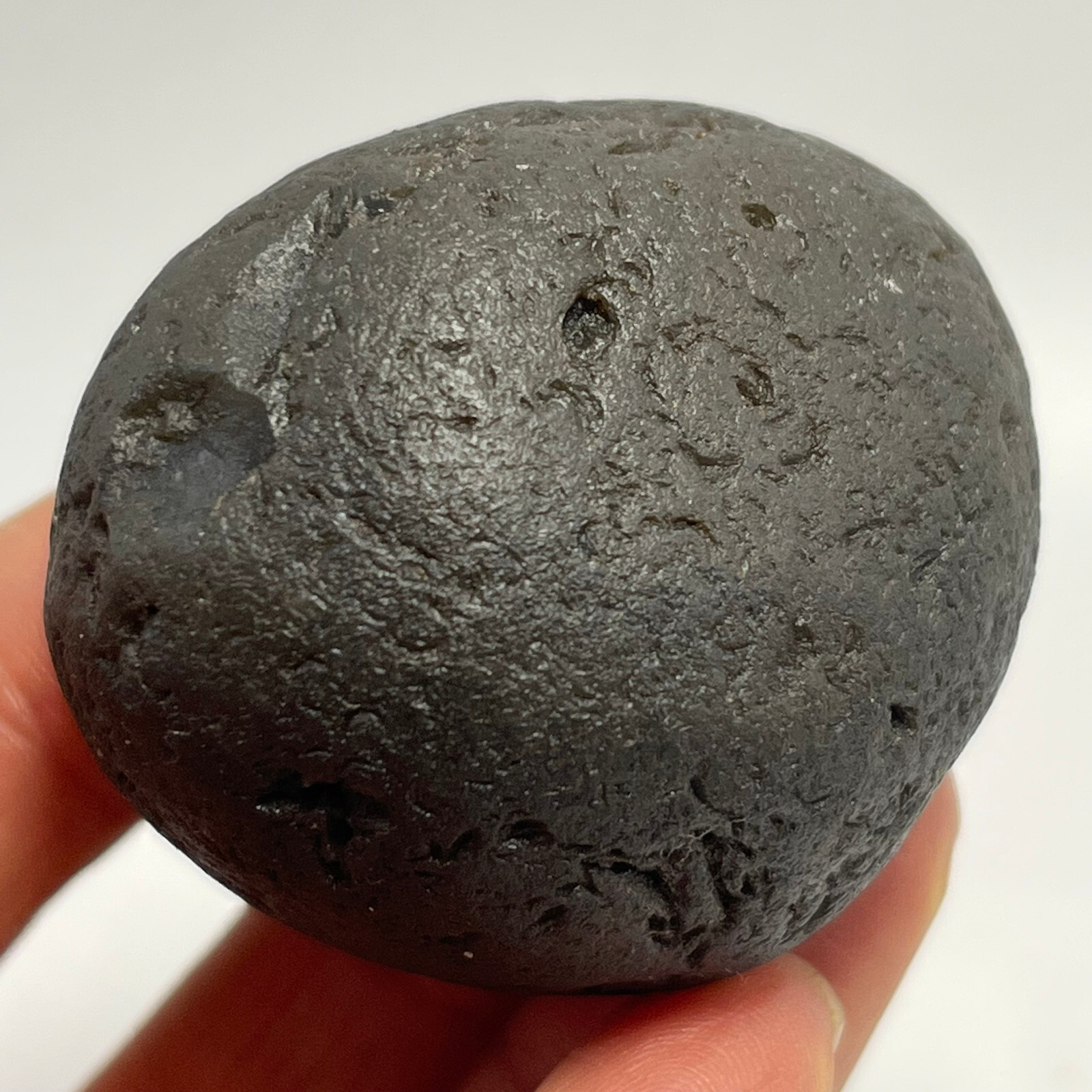 91gr Indonesia Natural Tektite Meteorite 100 % Meteor Black
