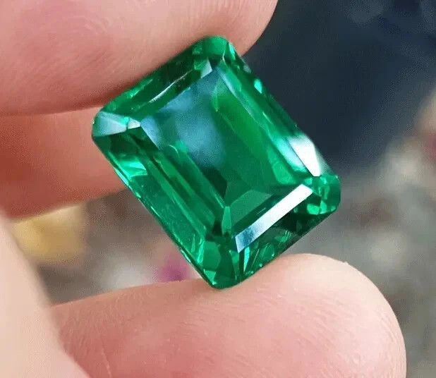 Flawless Natural 10.1 Ct+ Green Emerald Certified Emerald Cut Loose Gemstone