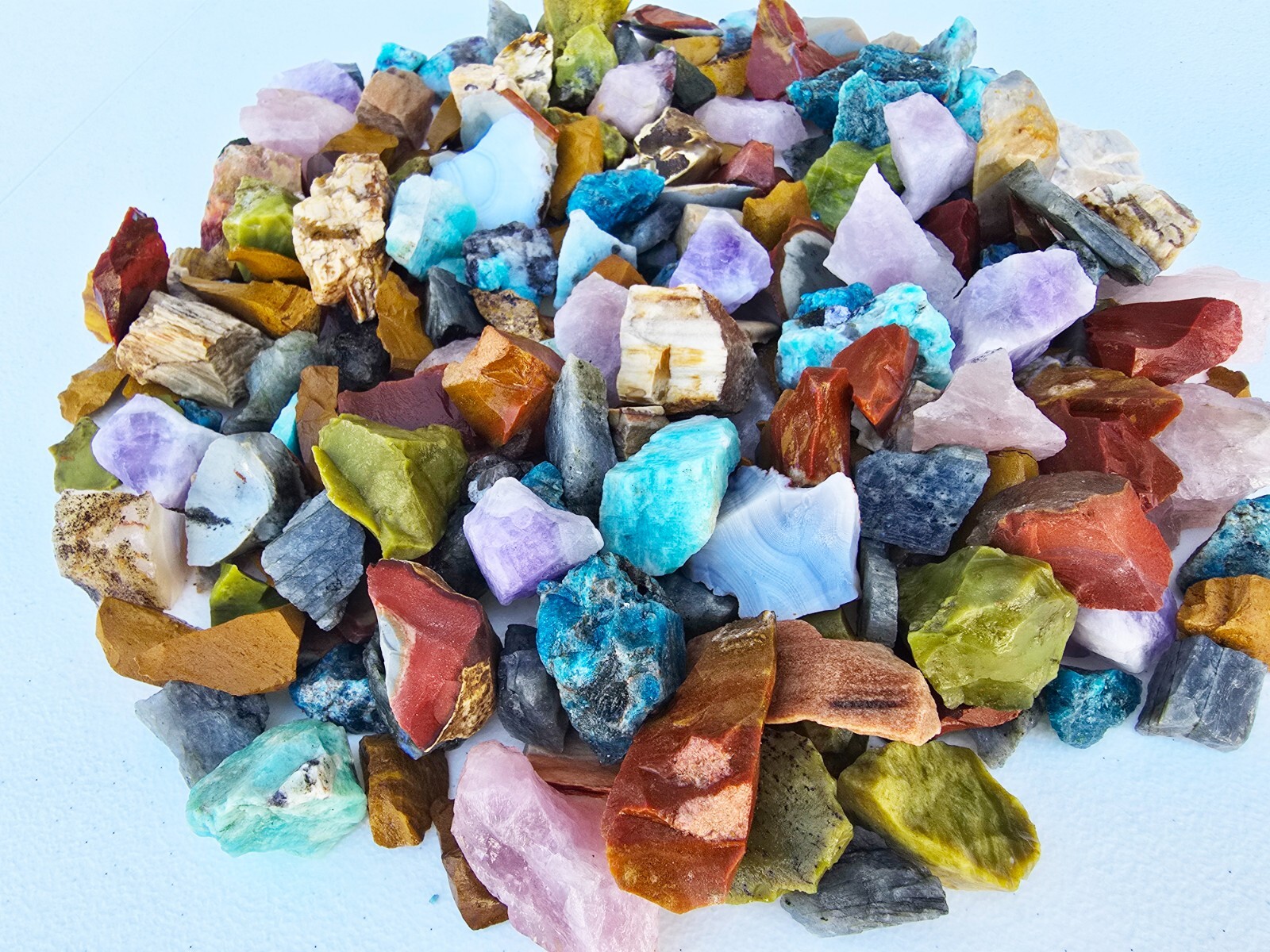 Madagascar Crystals Mix Raw Bulk Rough Gems Stones for Décor Tumbling & Healing