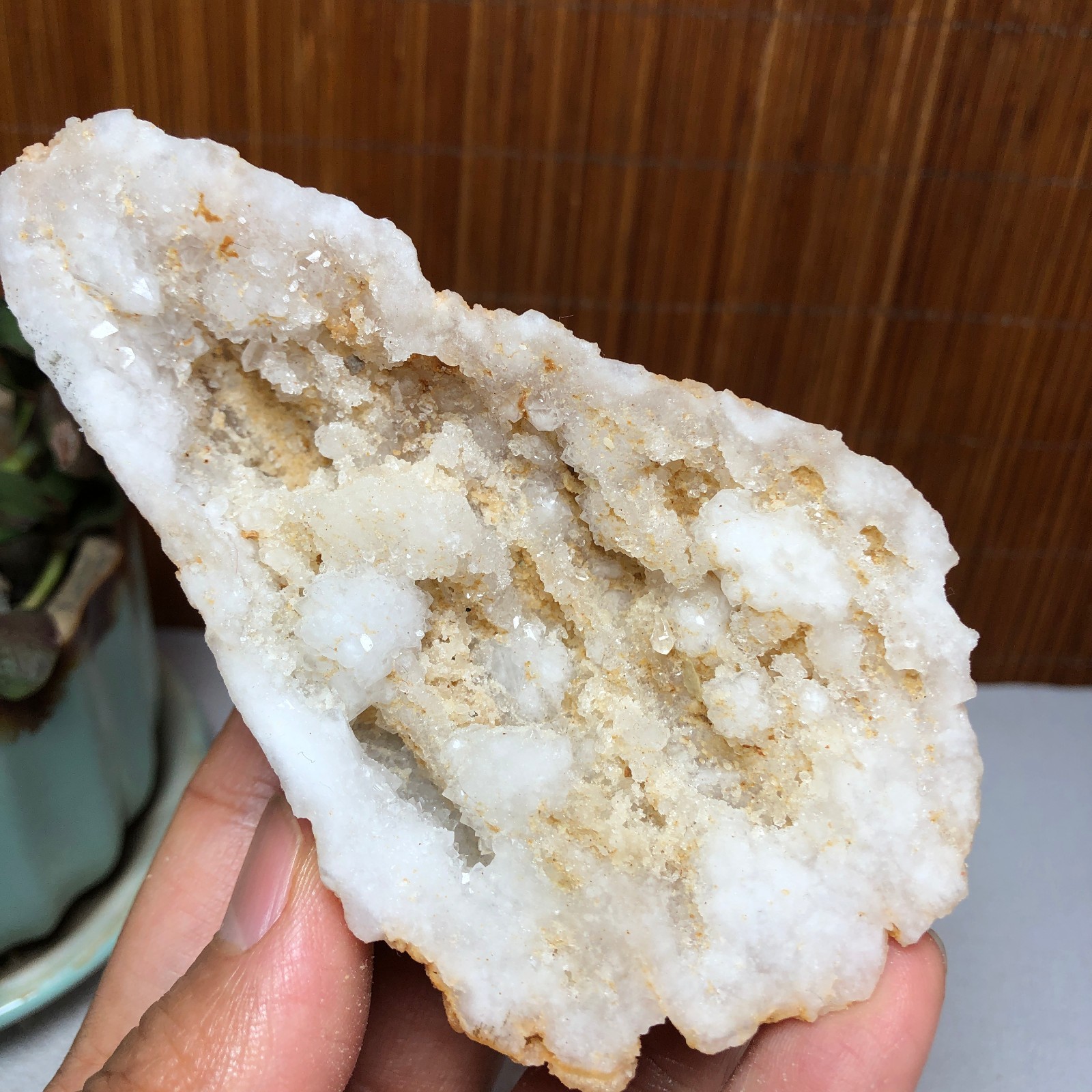 Natural agate Raw cut Crystal Geode rough original Specimens 109g A1790