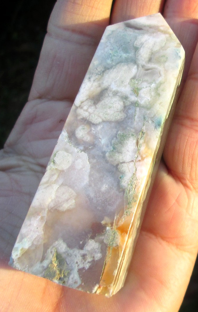 Natural Crystal Black Flower Agate Tower 8.6 x 2.5 x 2.5 cms 120.57g