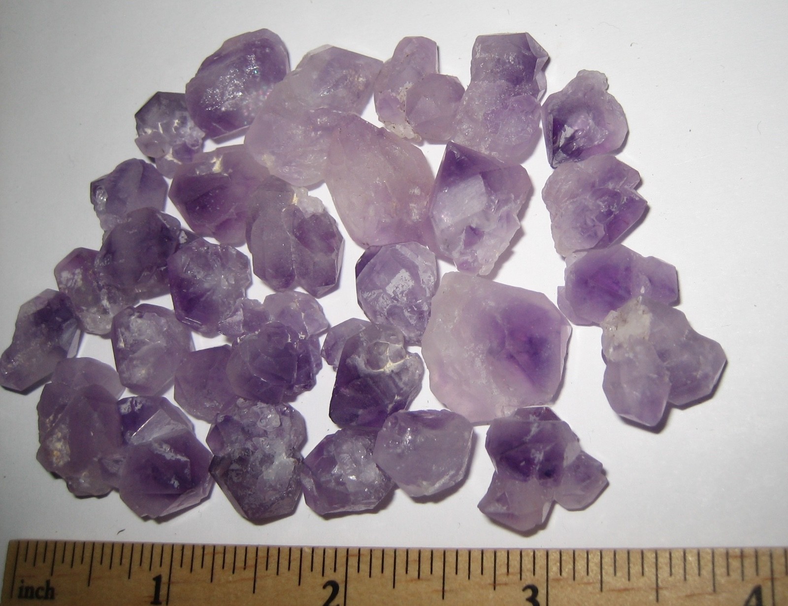 30 BEAUTIFUL SMALL NATURAL AMETHYST CRYSTAL POINTS FROM MADAGASCAR 71.9grams *1
