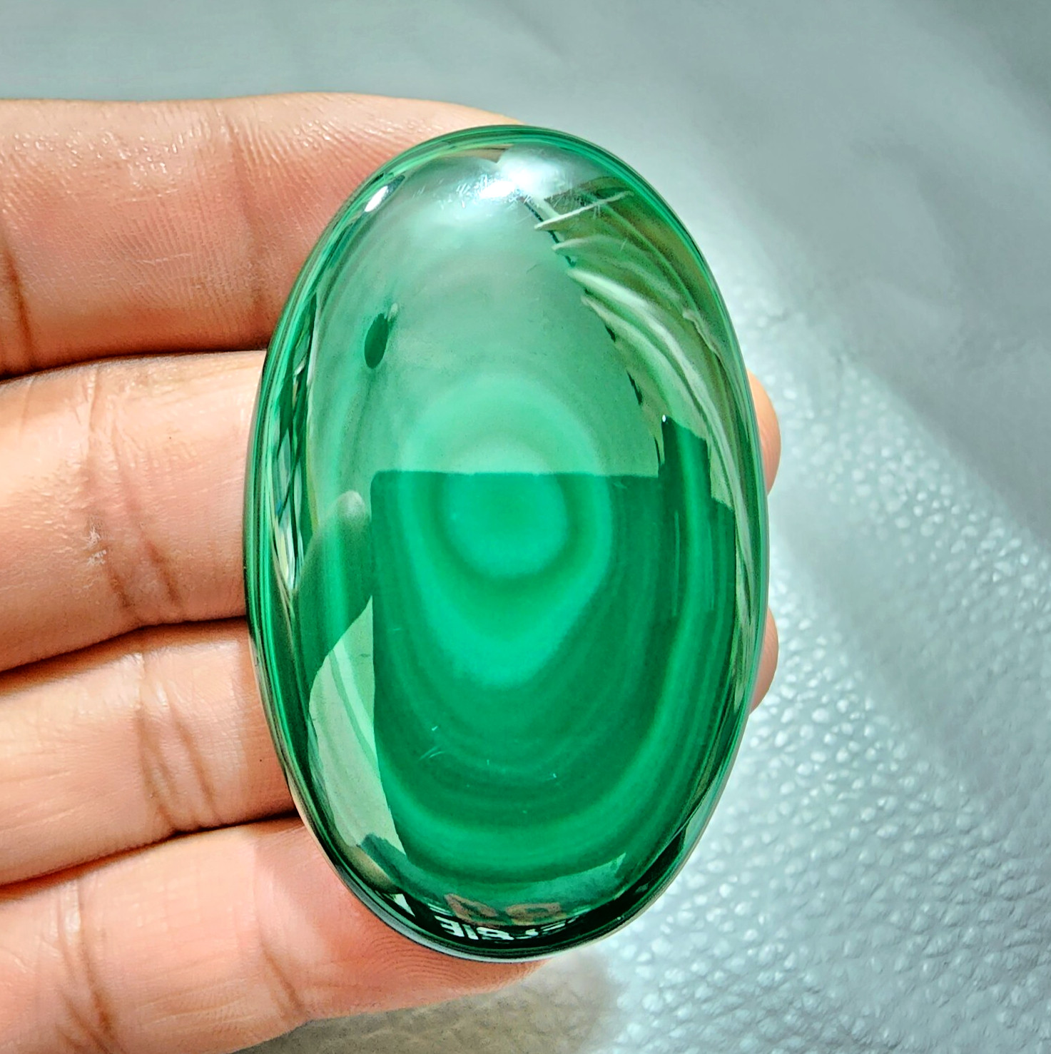 214 Crt Attractive Shiny Green Malachite Rare Size Oval Shape Cabochon Gemstone