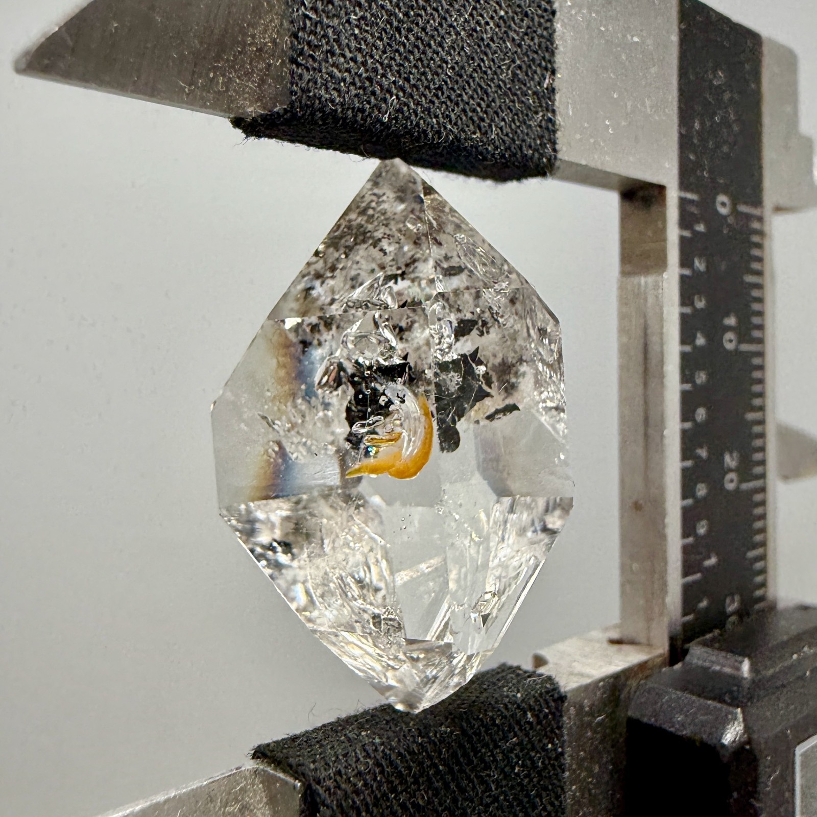 8.63 g Enhydro Herkimer Diamond Gem w/ Moving Gas Bubble, A-Grade Clarity