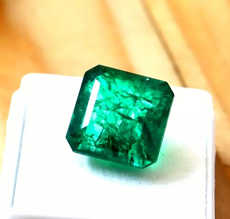 AAA+ Radiant Cut Loose Gemstone Emerald 8 Ct Columbian Certified