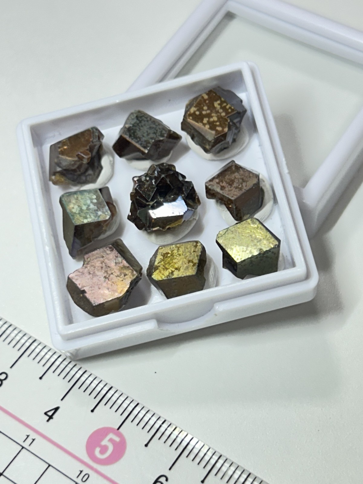 9 Pcs Iridescent Rainbow Garnets from Nara Prefecture, JAPAN #D