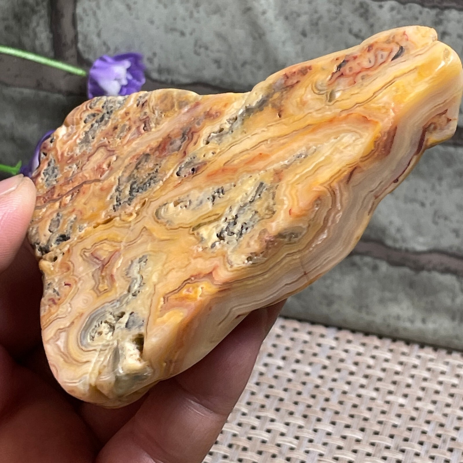 MEXICAN CRAZY LACE AGATE rough Tumbled stone home decoration 205g FA169