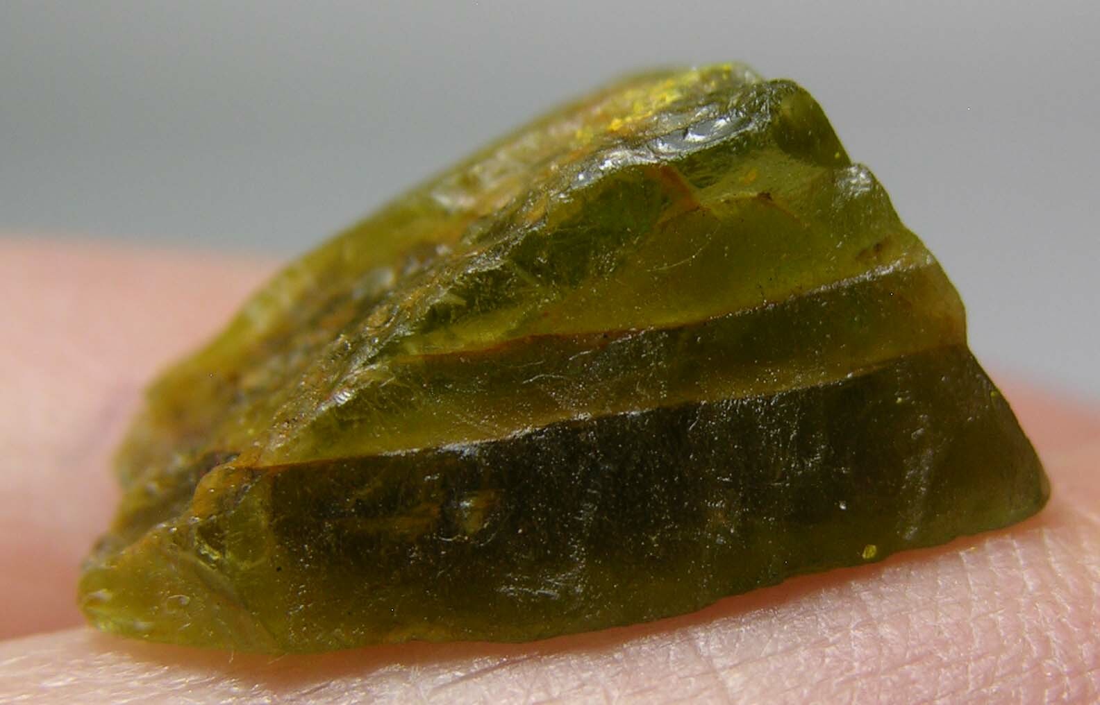 15.40ct Vietnam Dac Lak 100% Natural Rough Peridot Crystal Specimen 18mm 3.10g