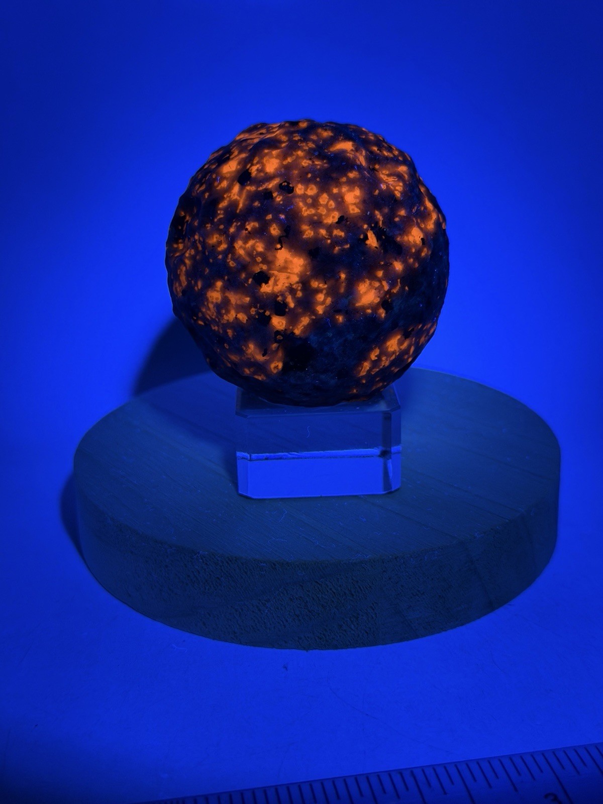 UV Reactive Yooperlite Moon Sphere 50mm Natural Crystal Reiki Chakra Grounding