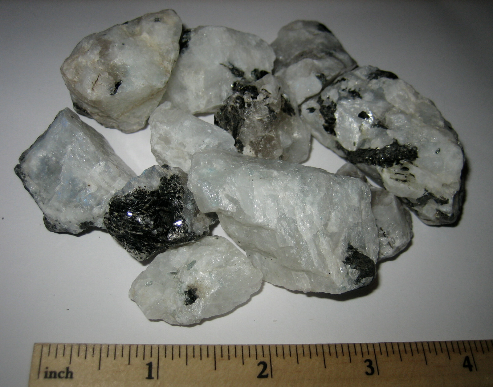 1/2lb OF BEAUTIFUL NATURAL ROUGH RAINBOW MOONSTONE W/ FLASH FROM INDIA 228g *14