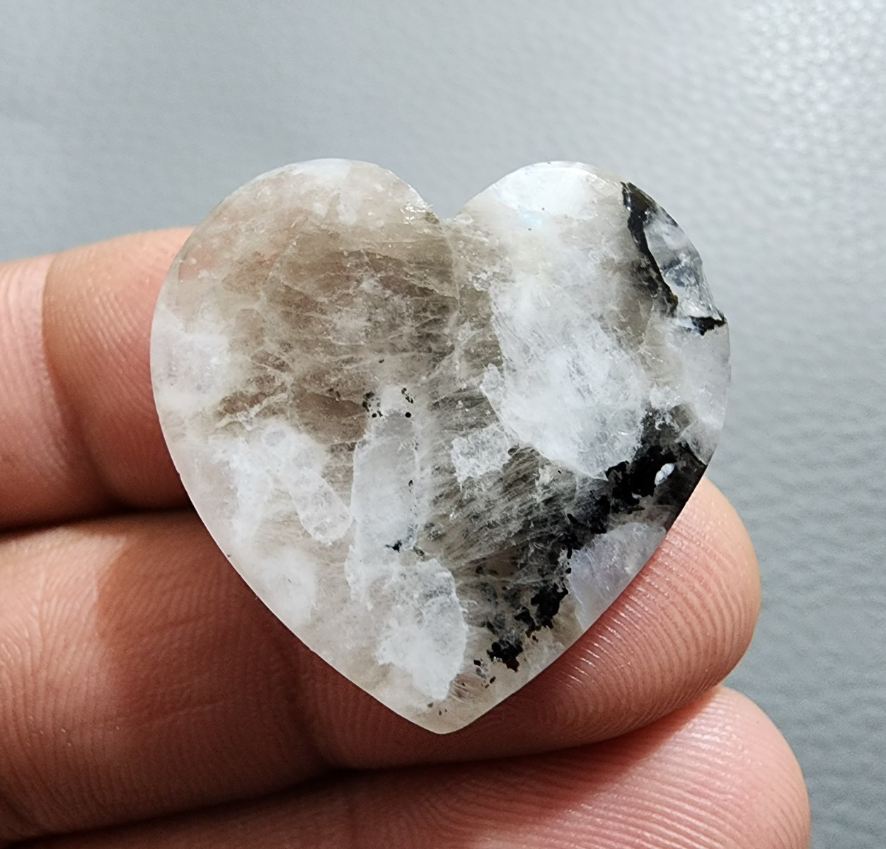 41 Crt Glowing White Rainbow Moonstone Cabochon Heart Shape Jewelry For Pendant