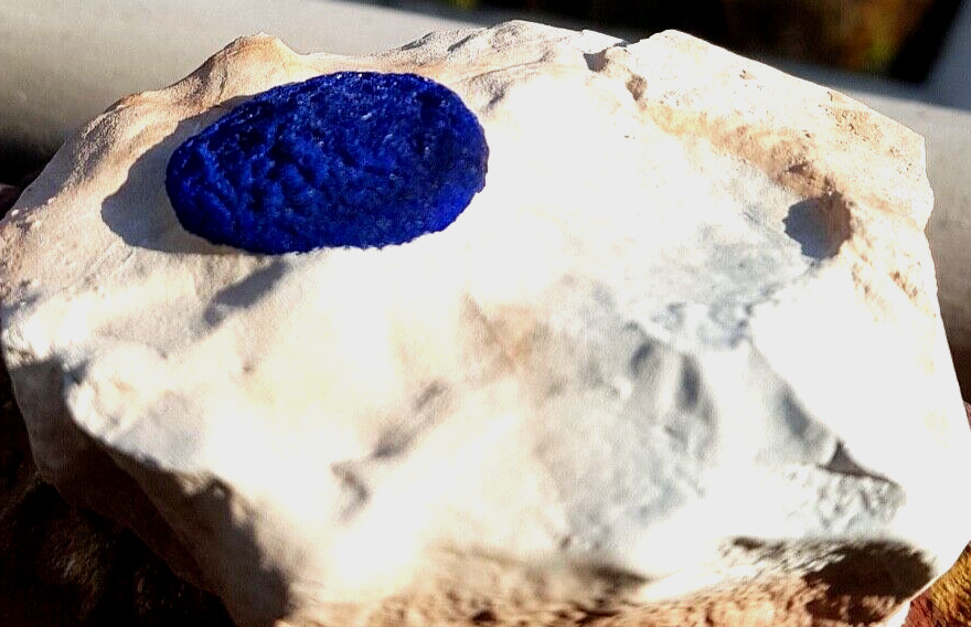 AZURITE SUN ON KAOLINITE MATRIX 87 X 73 X 29 MM 185 G