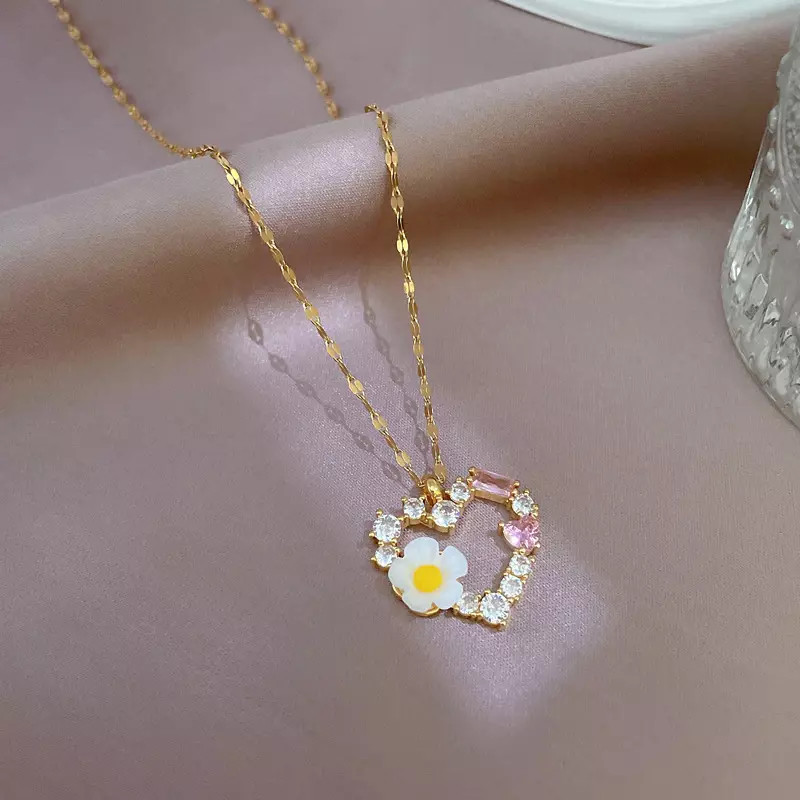 Women’s Fashion Jewelry Cubic Zircon Gold Heart Sunflower Pendant Necklace 1PC