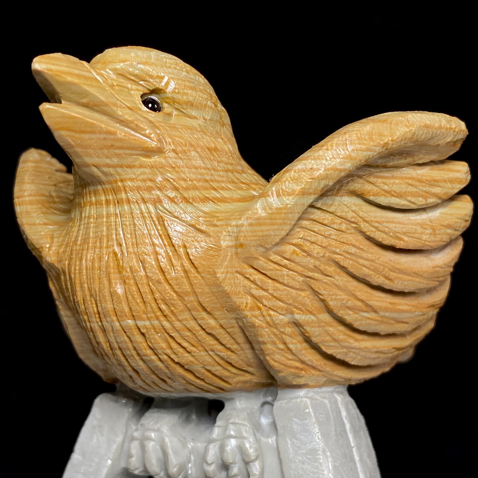 Natural Crystal Cluster Quartz Mineral Specimen Songhua Stone Handcarved Bird