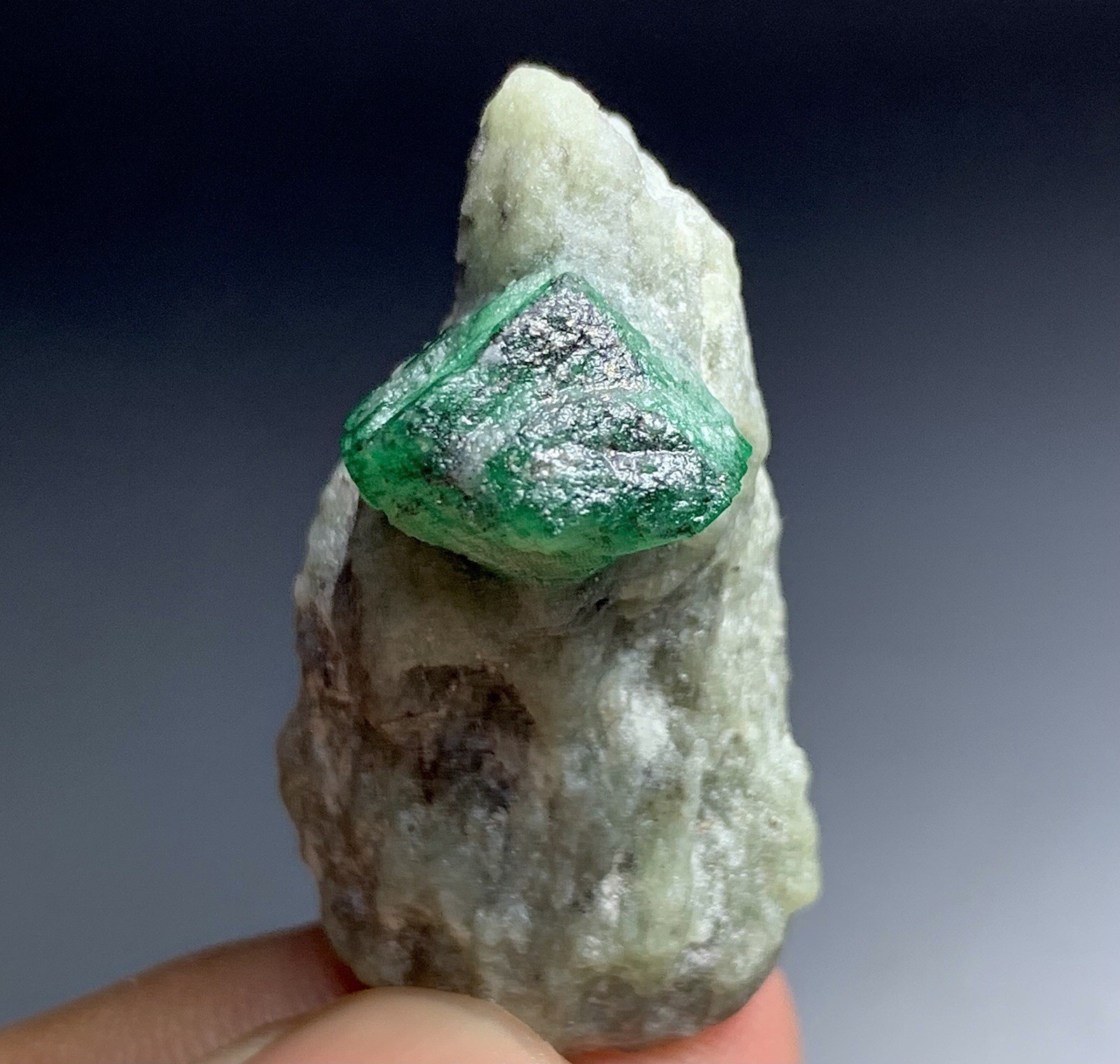 46 Carats Natural Emerald Crystal Specimen From Pakistan.