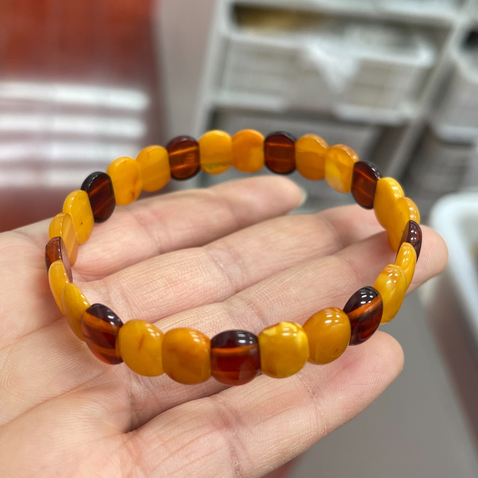 1pc Baltic Honey Amber Beaded Beautiful Stretch Bracelet blood amber 10mm