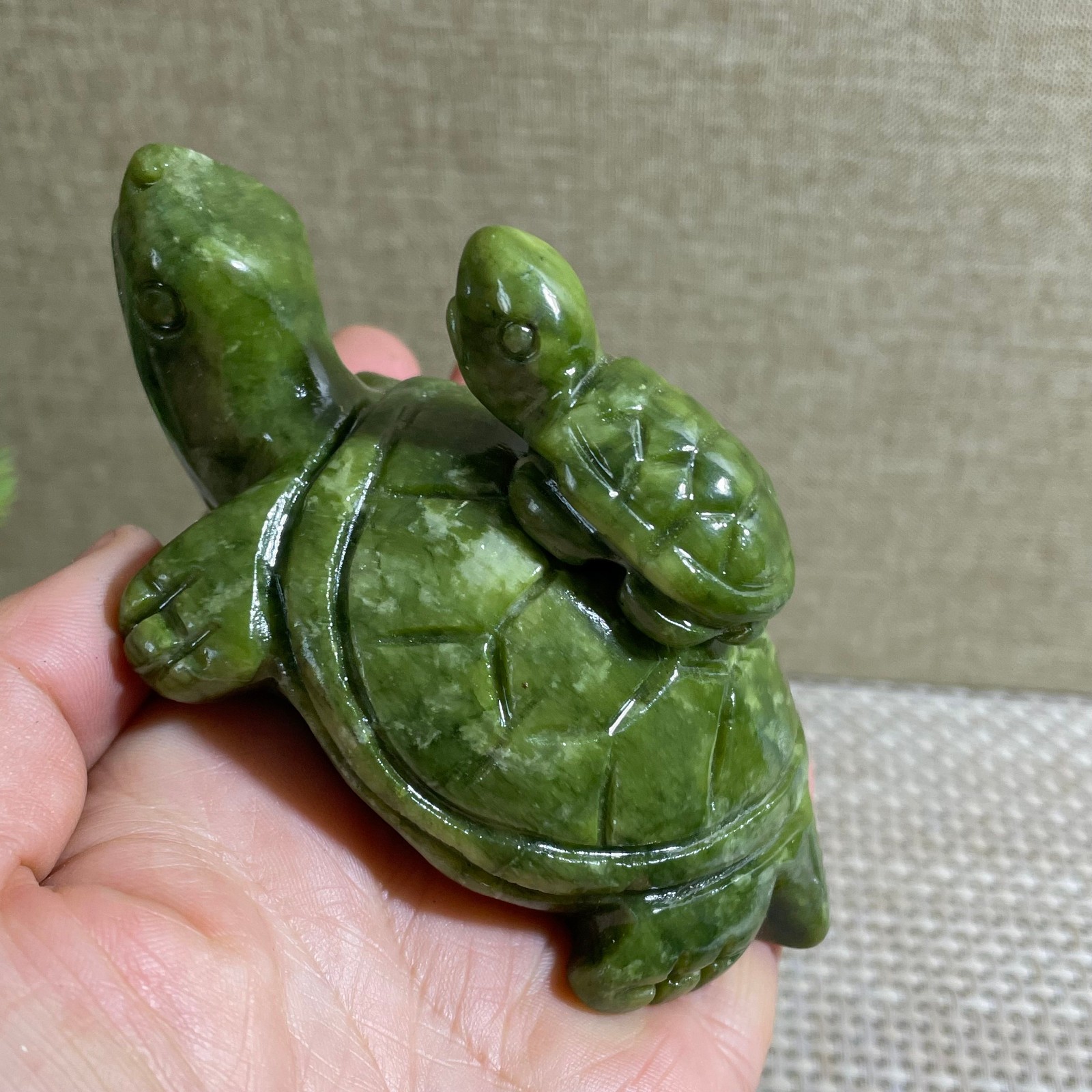 228g hsiuyen jade Quartz Hand Carved tortoise skull Crystal Healing