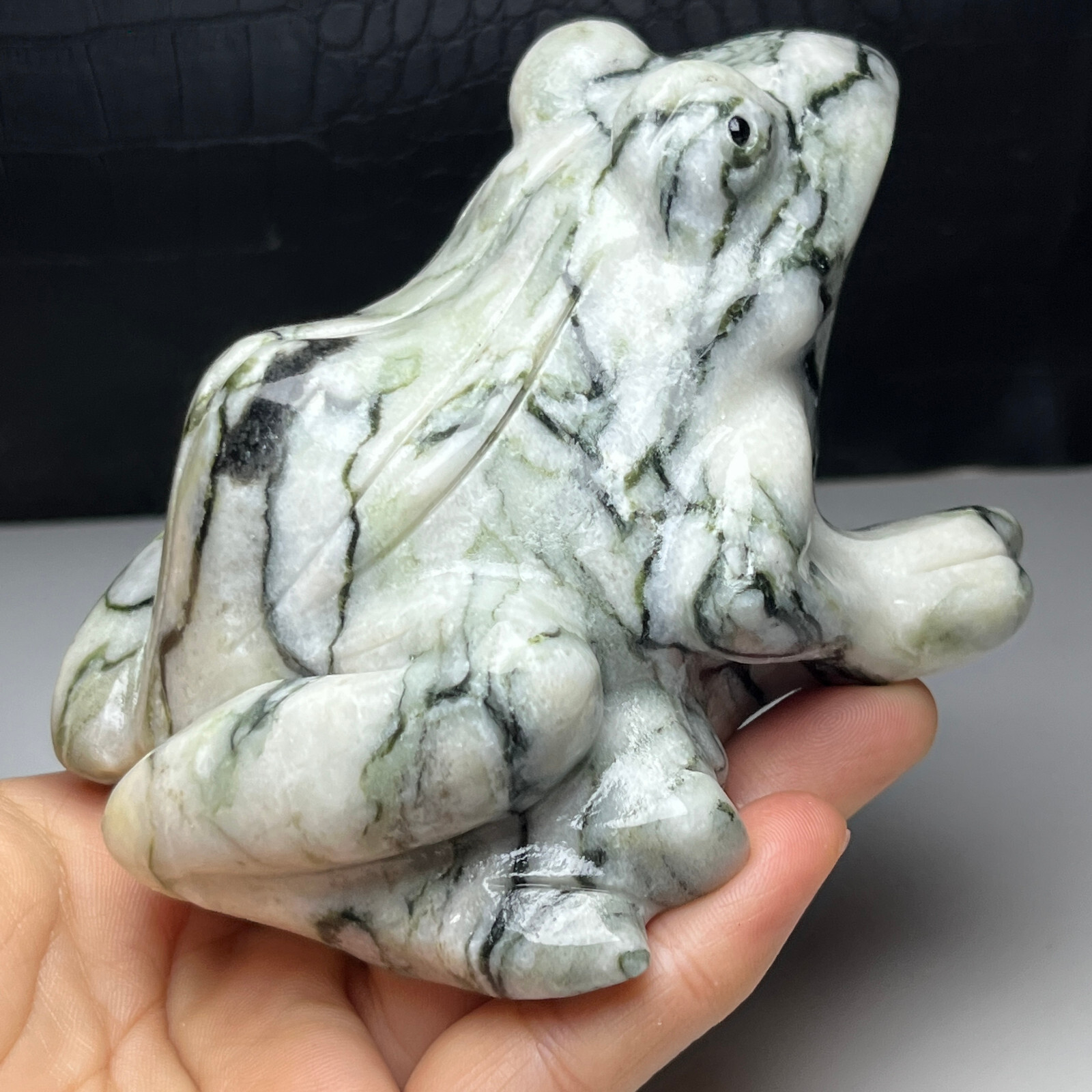 Natural Crystal Specimen.Ophiolite. Hand-carved.The Exquisite FROG.GIFT.OO