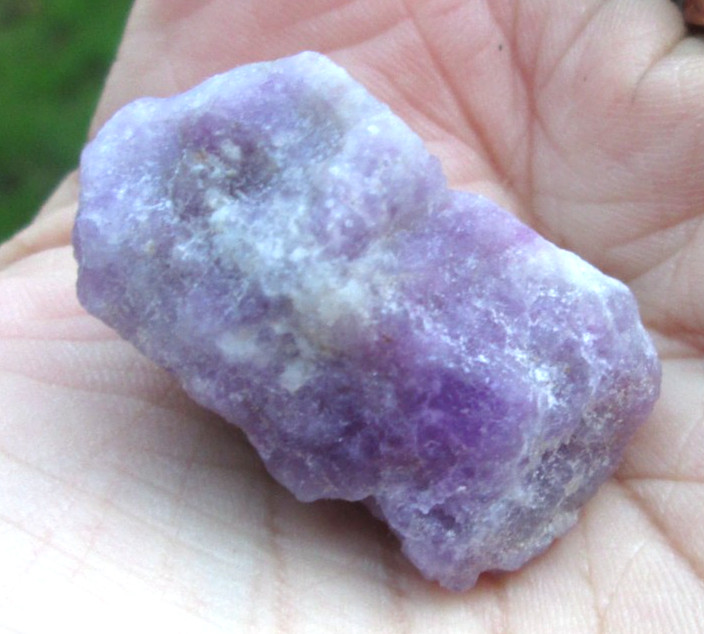 Hackmanite ‘A’ Grade – 3.5 x 2 x 1.8 cms 14.13 g