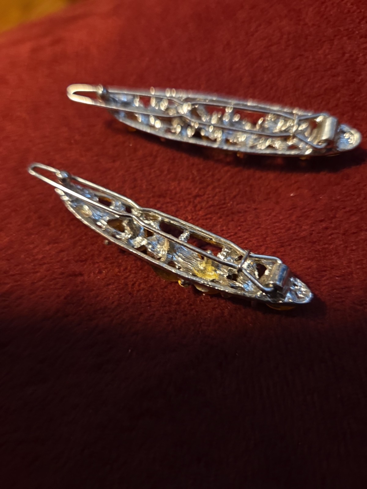 Set Of Barettes With Crystals And Yellow Stones