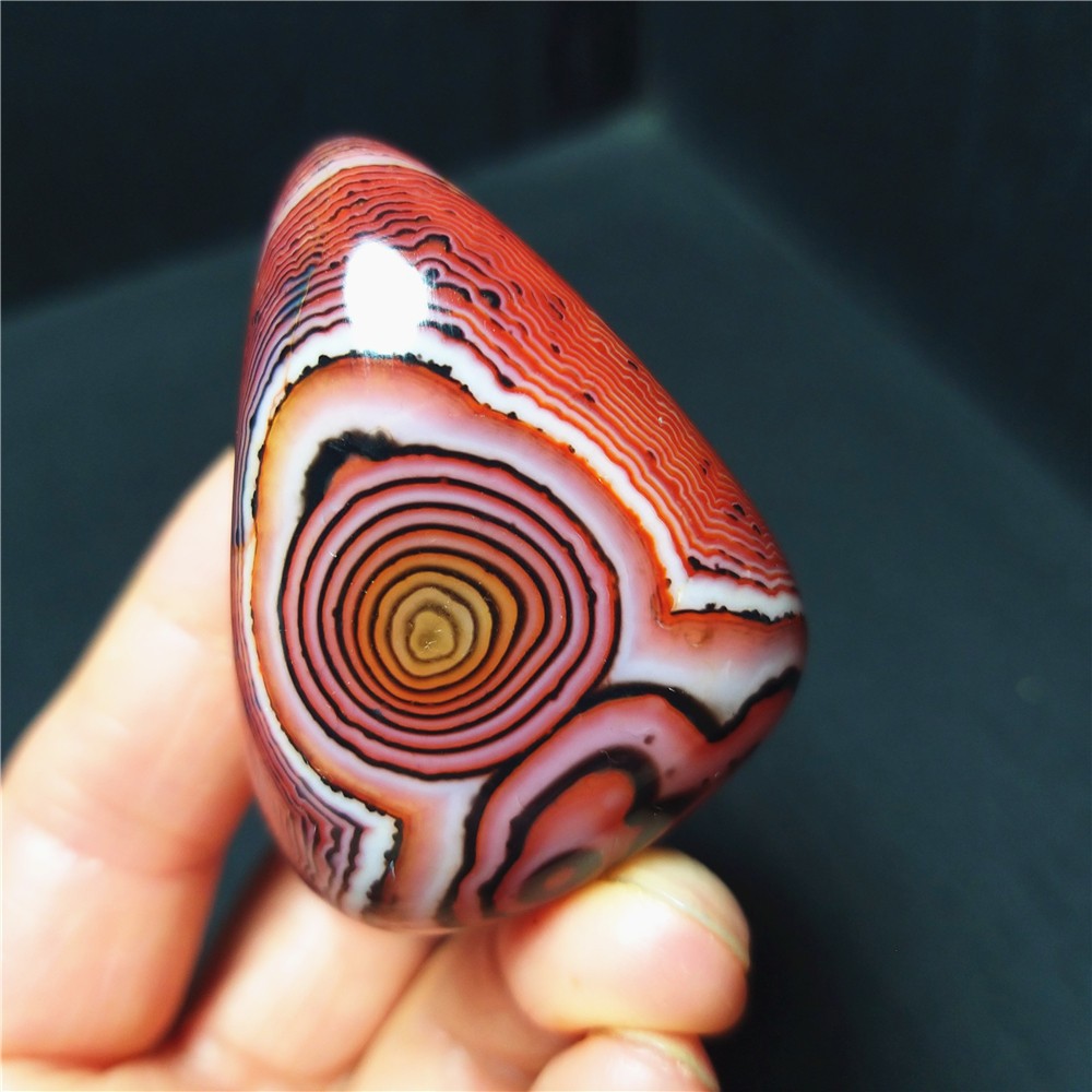 TOP 75.8G Natural Polished Silk Banded Lace Stone Madagascar C1243