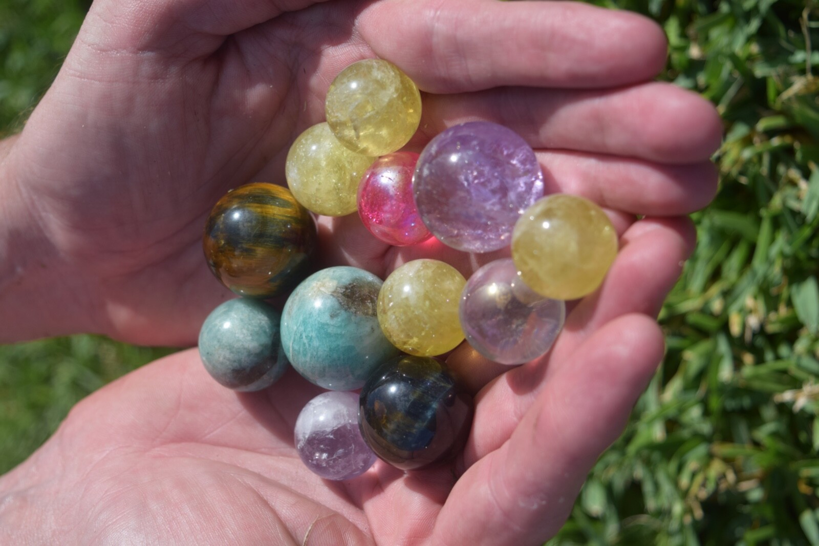 Mixed Color, Various Size Spheres 232g Lot 210