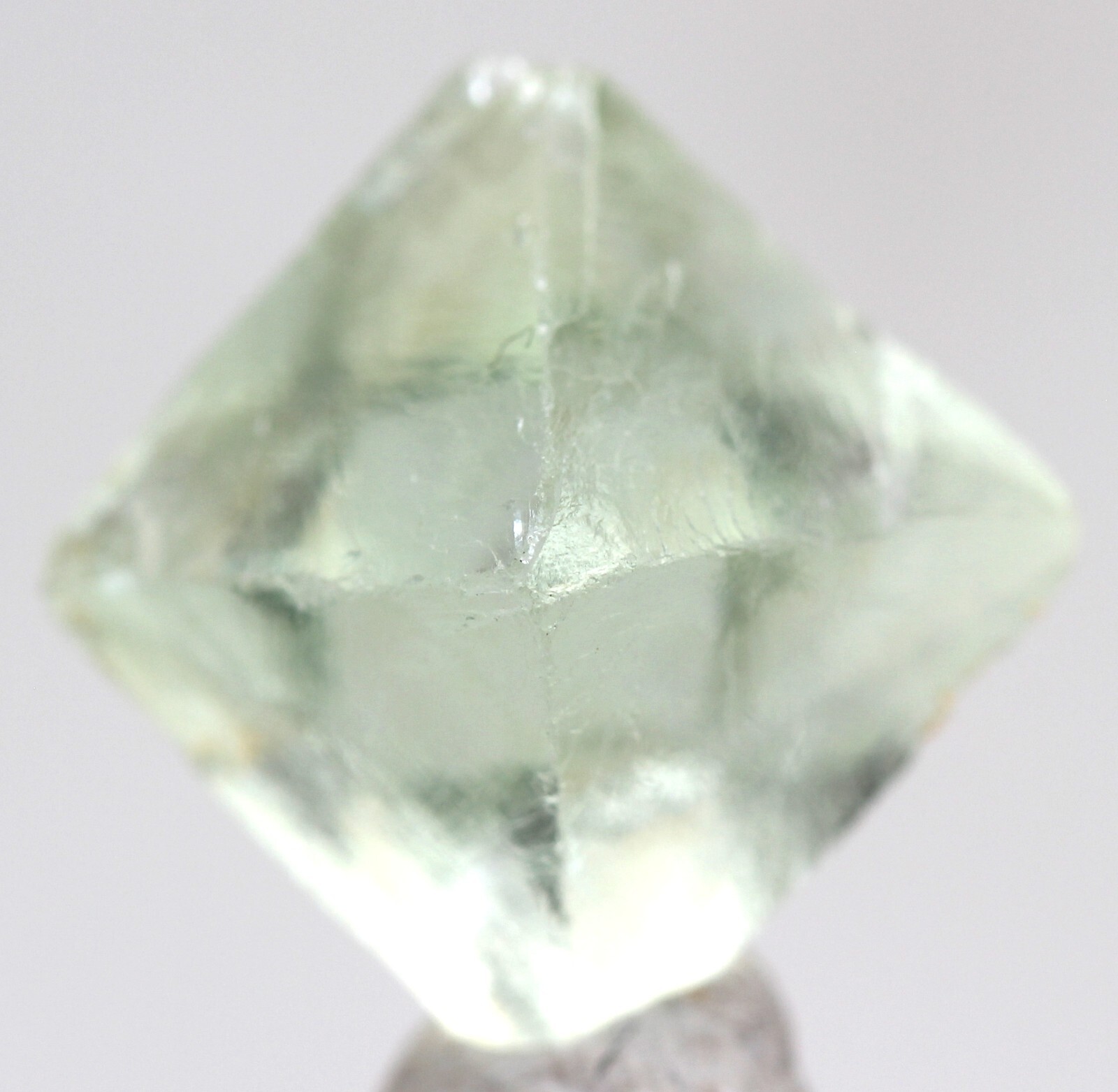 GREEN FLUORITE OCTAHEDRON Crystal Healing Mineral Cluster Specimen CHINA