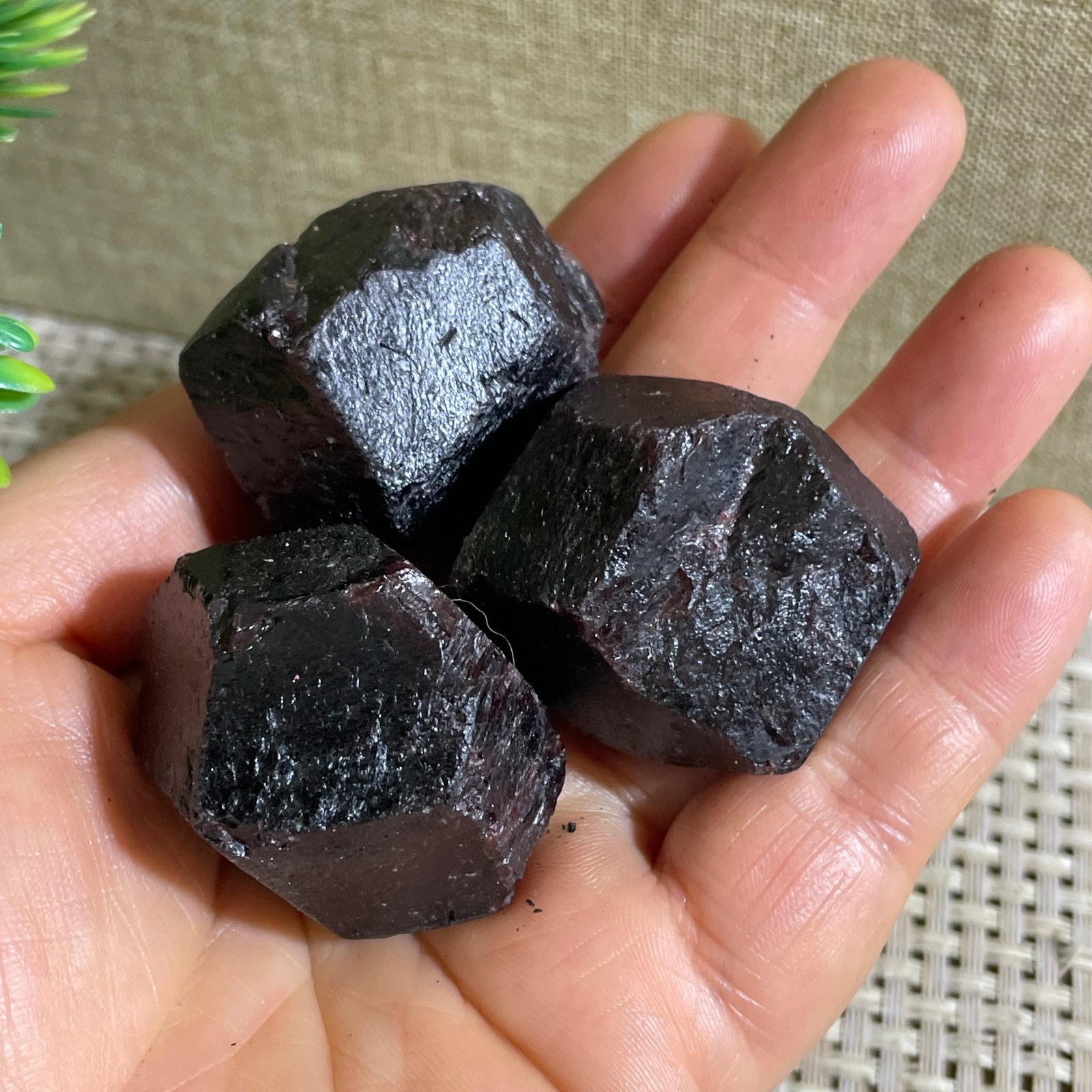 204g RED Garnet Crystal gemstone rough stone mineral specimen
