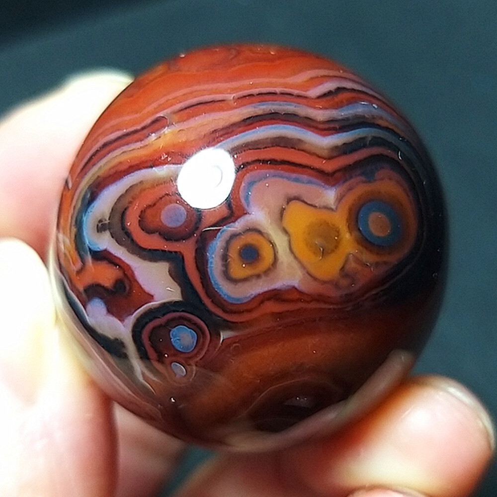 TOP 58.2G 34mm Natural Polished Banded Agate Stone Sphere Ball Healing A3512