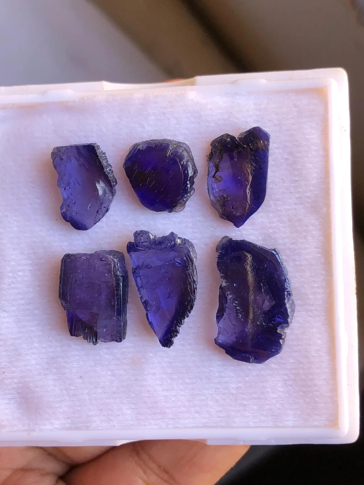34.85 Carat Lot, 6 Pcs Polished Tanzanite Raw, Two Tone Loose Gemstone Bi-color