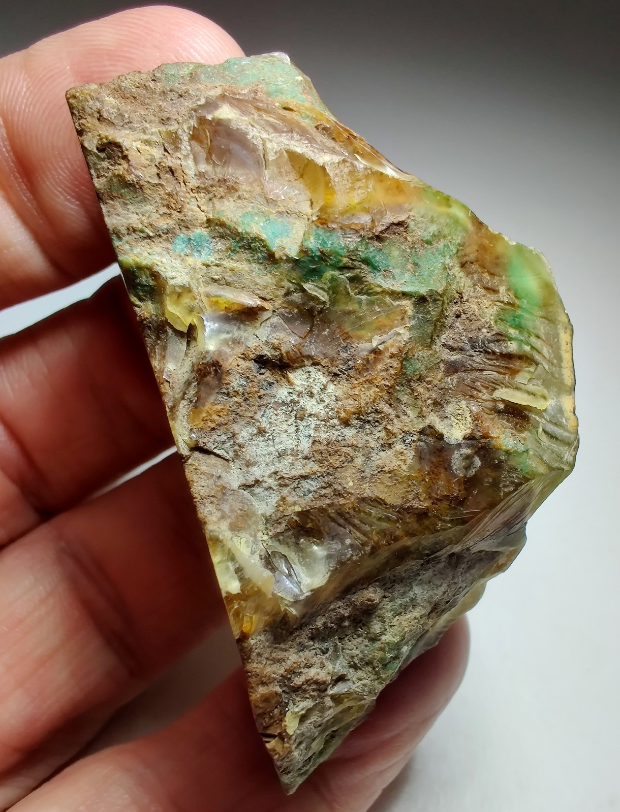 Peruvian Opal, great colors, beautiful specimen. Peru. 54 grams.