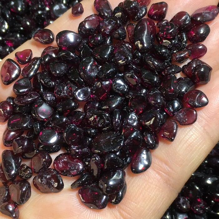 Red Garnet stone Rough Polished Stone Mineral Specimen 50g