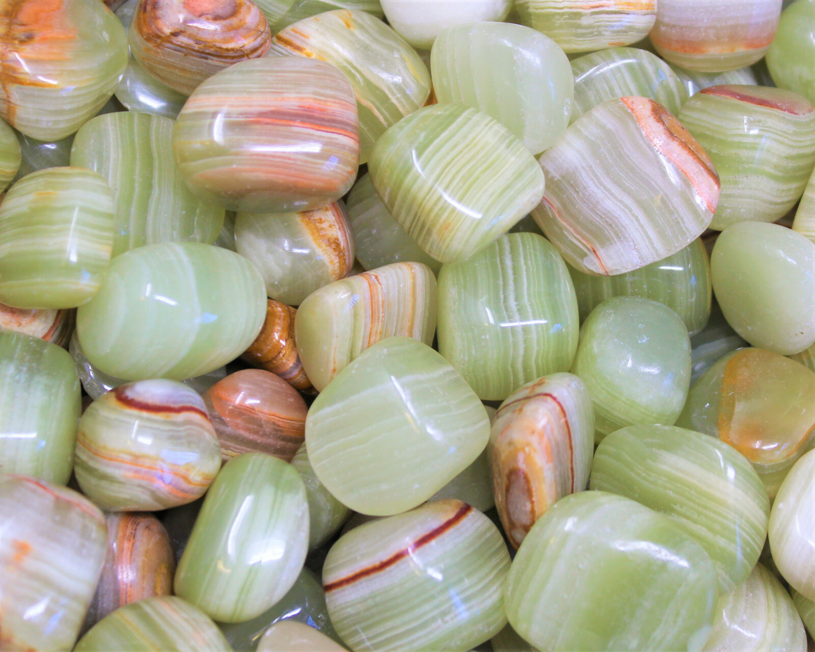 Green Onyx Tumbled Stones Bulk Lots, ‘A’ Grade Tumbled Green Onyx Crystals