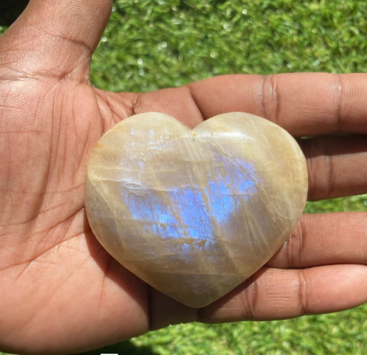 2025NEW Natural Moonstone Heart 1.5″-2.5″ Healing Crystal Gemstone Gift for Love