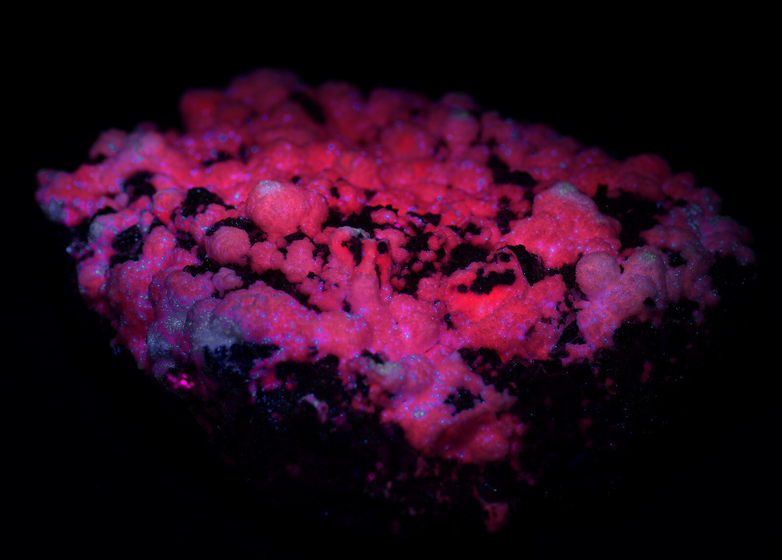 Galena & Manganese bearing Calcite, UV. Huanzala Mine, Peru. 3.9 lbs.