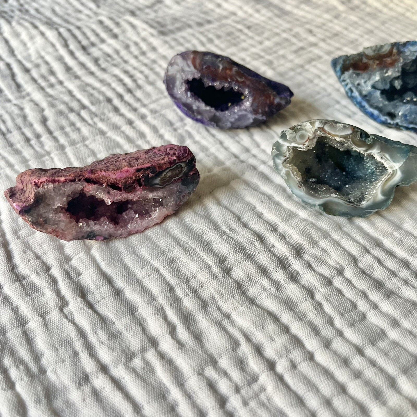 SET/5 Cut Base Purple Blue Amethyst Set Quartz Druzy Geode Rocks bulk gemstones