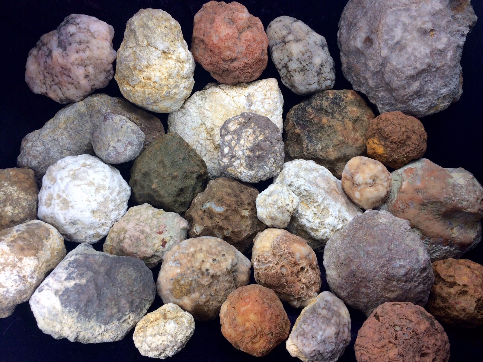 4 Unopened Geodes Large Uncut Semi to Solid Quartz Crystals Agate 9-10Lb Lot