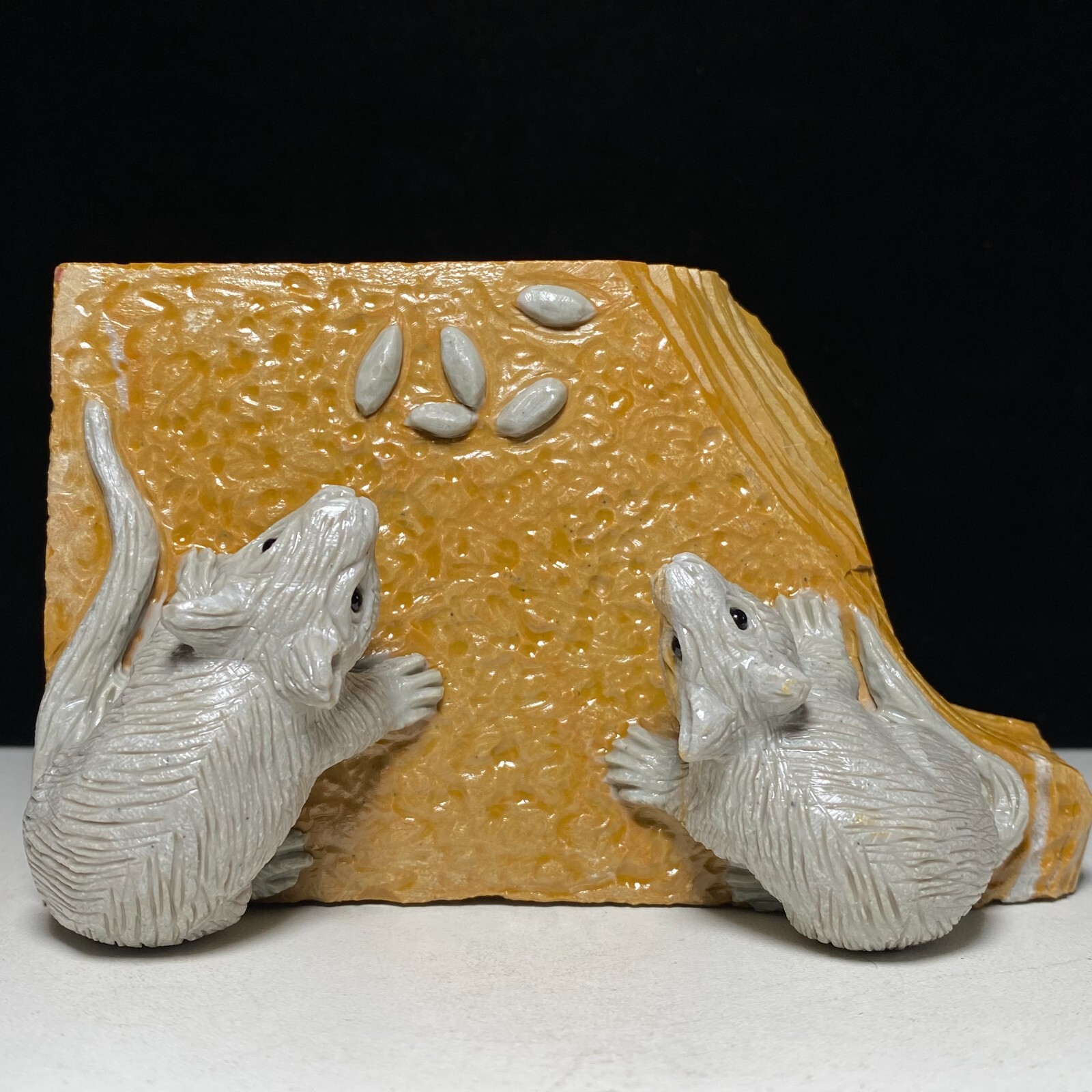 Natural Crystal Quartz Mineral Specimen Songhua Stone Handcarved Mouse Gift