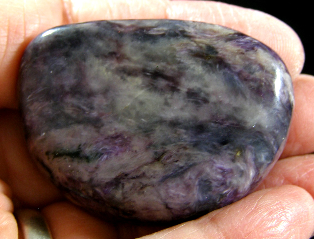 EXTRA-LARGE CHAROITE TUMBLESTONE – RUSSIA – 4.8 x 3.5 cms 54.87 gms #6